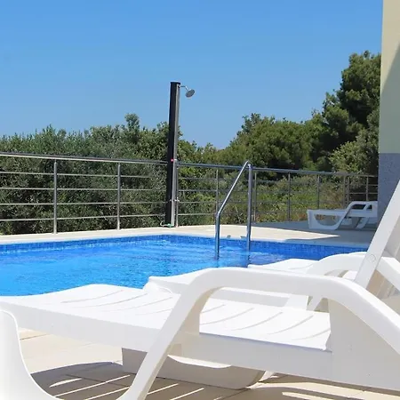Apartament Nejasmic