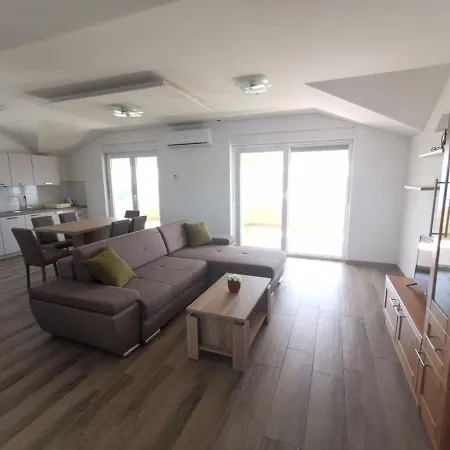 Apartament Nejasmic