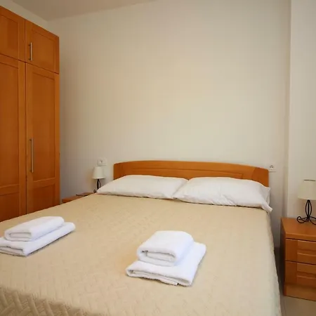 Apartament Nejasmic *