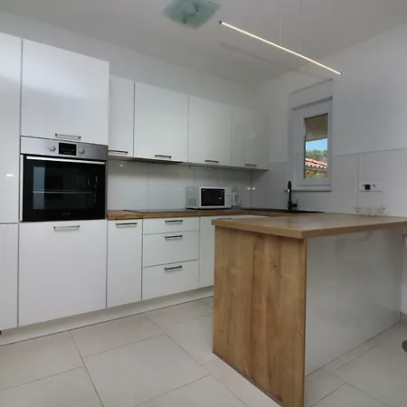 Nejasmic * Primošten