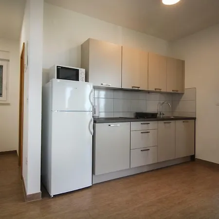 Apartament Nejasmic *