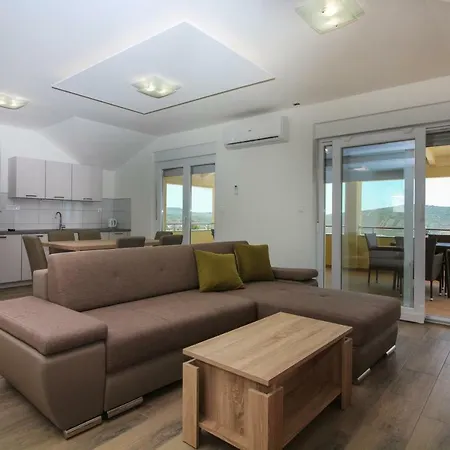 Nejasmic * Primošten