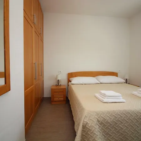 Nejasmic Apartament *