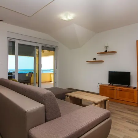 Nejasmic Apartament *
