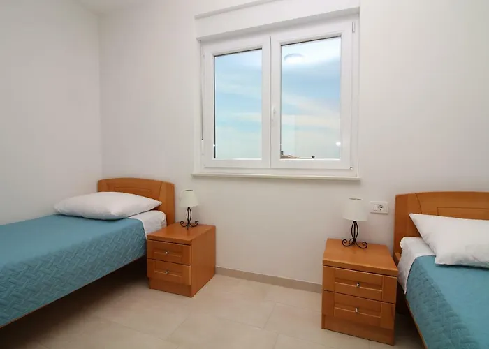 Appartement Nejasmic Primošten