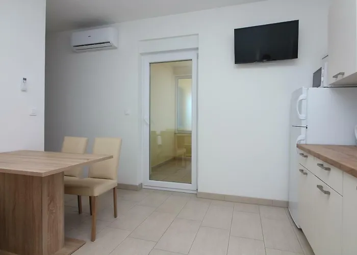 Appartamento Nejasmic Primošten