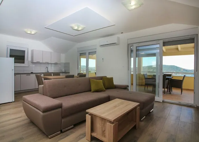 Nejasmic * Primošten